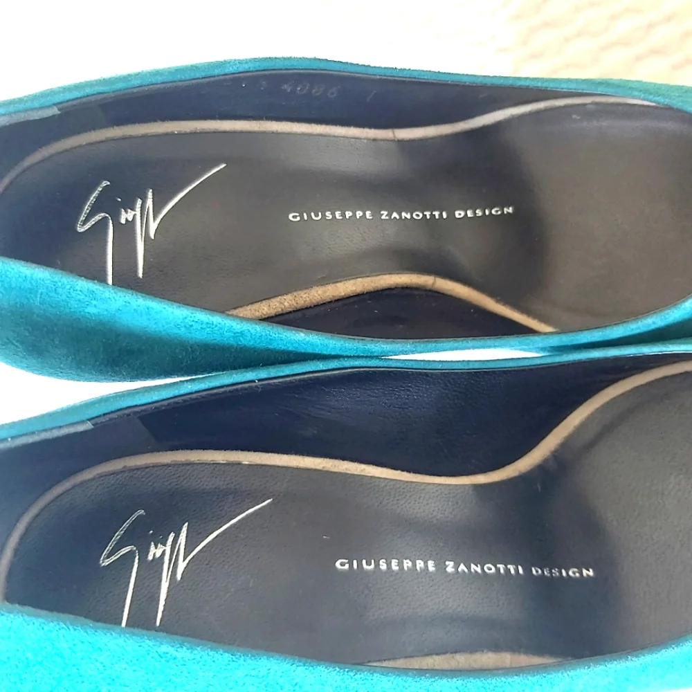 Giuseppe Zanotti Suede Platform Pumps - Picture 6 of 15